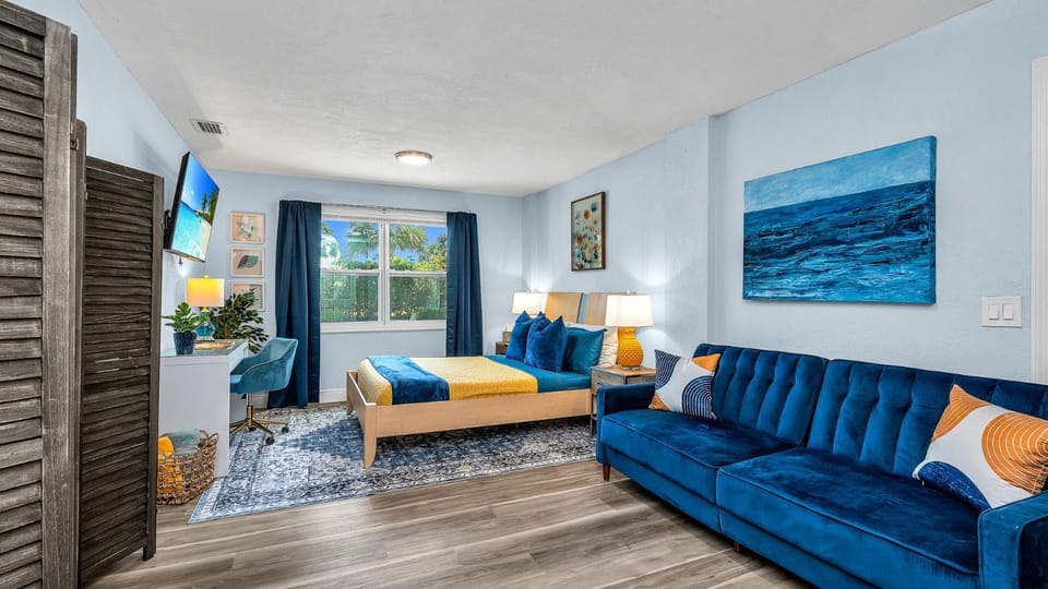 Peanut Island Paradise I 4 Mins to Island Shuttle! Villa in Riviera Beach