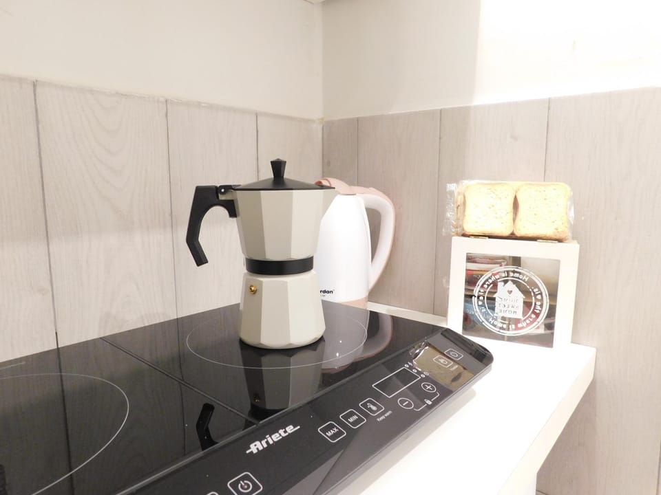 Coffee/tea facilities, Kitchen or kitchenette, toaster