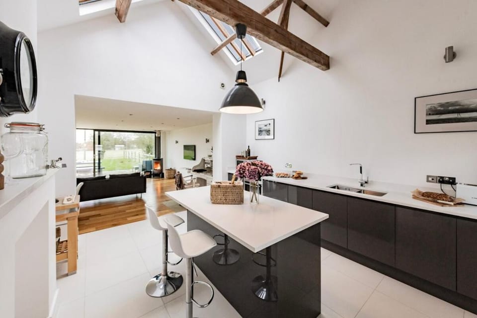 Westward Skies - Luxurious Modern Countryside Retreat House in North Norfolk District