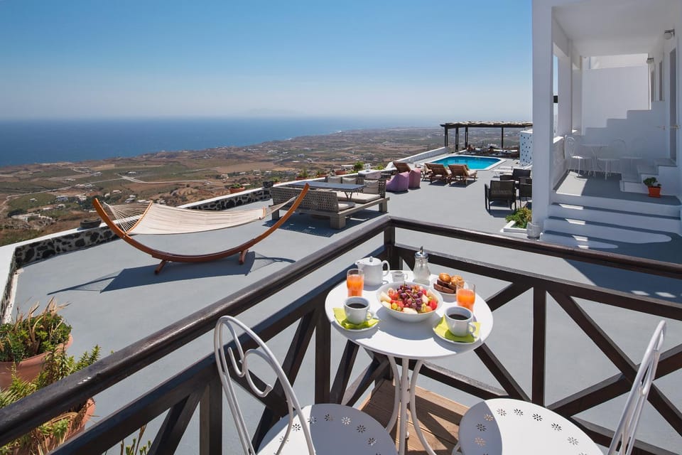 Balcony/Terrace, Pool view, Sea view