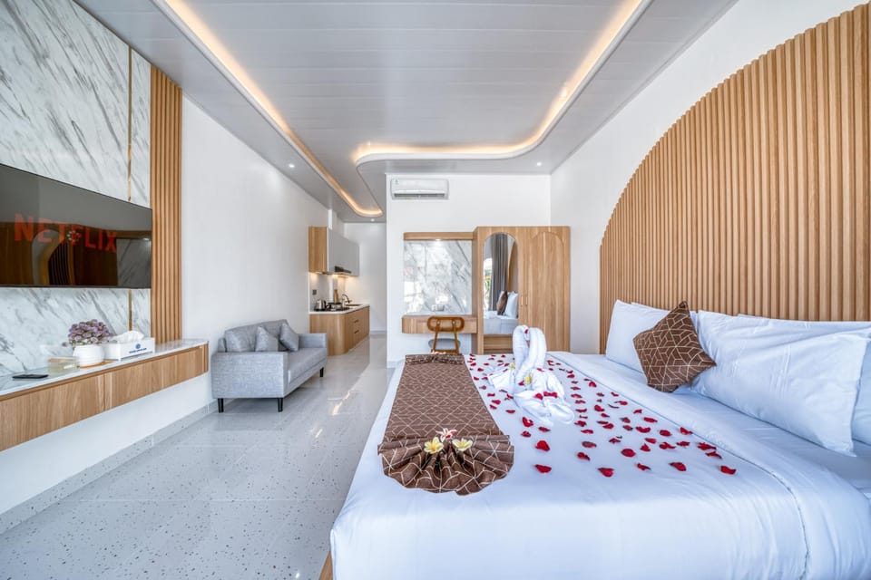 Photo of the whole room, Seating area, Bedroom, towels, wardrobe, air conditioner