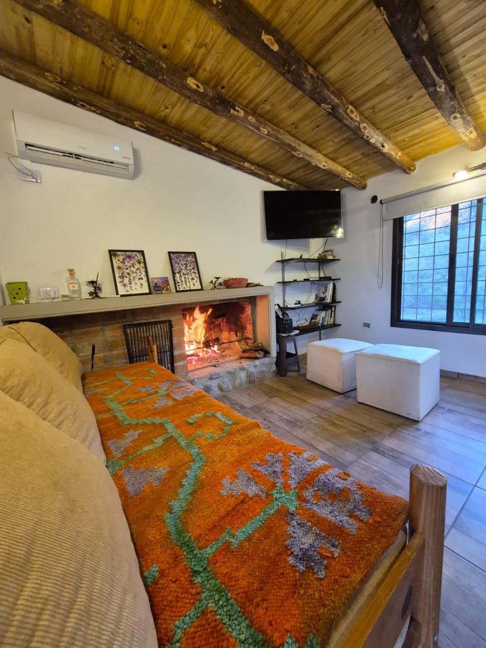Communal lounge/ TV room, TV and multimedia, air conditioner