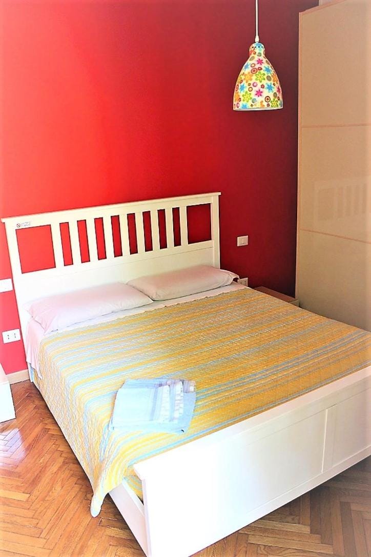 Bed, Photo of the whole room, Bedroom, towels, wedding