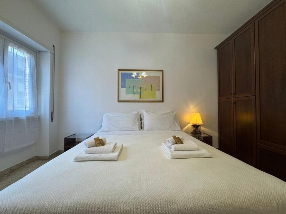 Bed, Photo of the whole room, Bedroom, towels, wardrobe