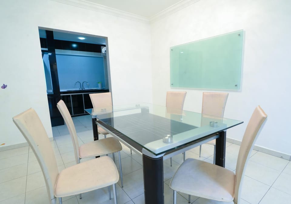Dining area, Communal kitchen