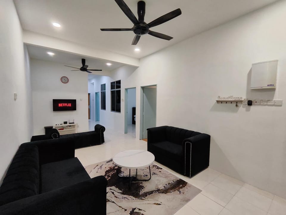 Homestay Temerloh Free Netflix Wi-fi 300MBPS 4 Bedroom 3 Air-cond Water Heater Water Filter House in Pahang, Malaysia