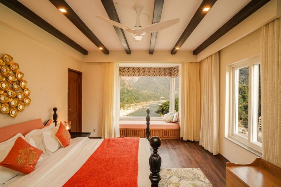 Bed, Bedroom, River view