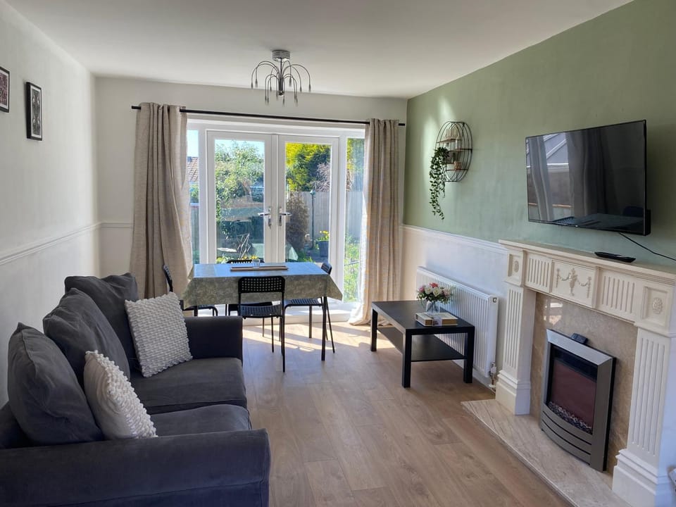 TV and multimedia, Living room, Seating area