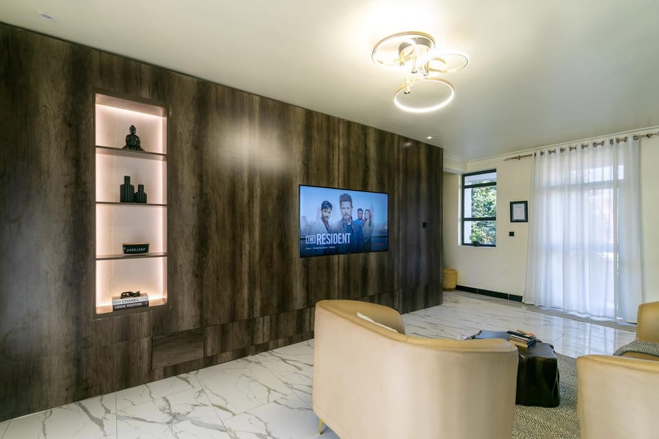 Communal lounge/ TV room