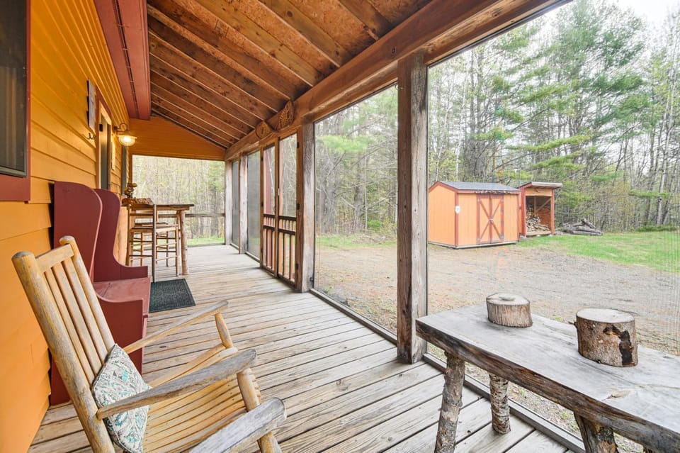 Fish, Hunt, Ride & Ski: 4-Season Phillips Retreat House in Maine