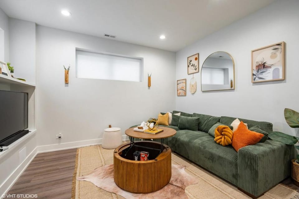 TV and multimedia, Living room, Seating area