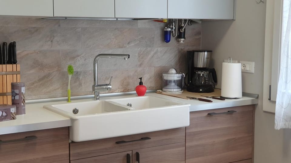 500 mt dalla stazione con parcheggio - moderno e tranquillo - Bartolino Apartment in Padua