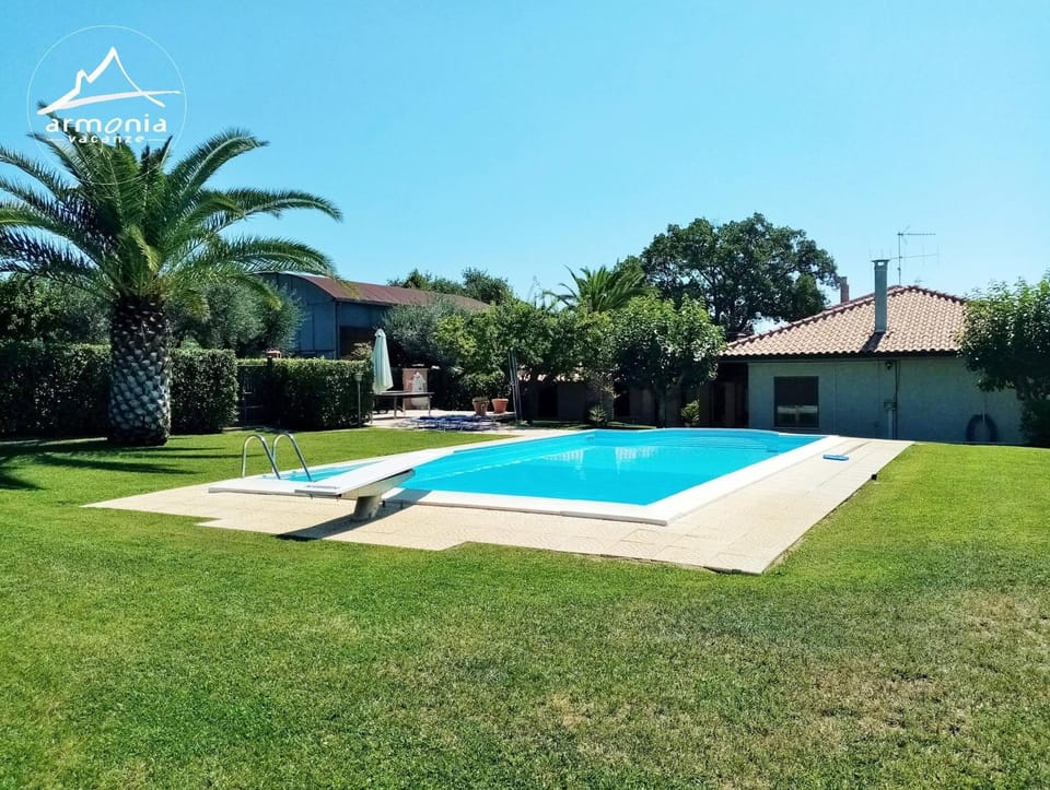 Property building, Day, Garden view, Pool view, Swimming pool