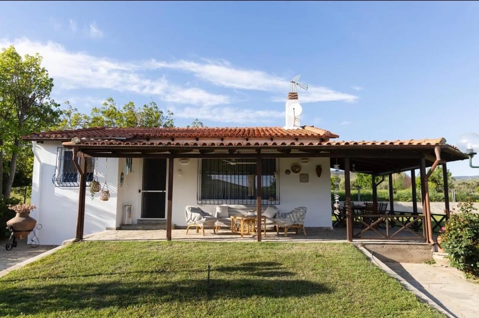 Theros, garden and sea House in Evros, Greece