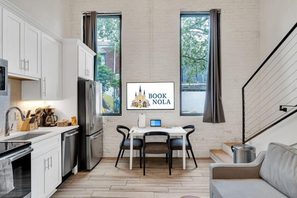 Chic Getaway Across From French Quarter House in Faubourg Marigny