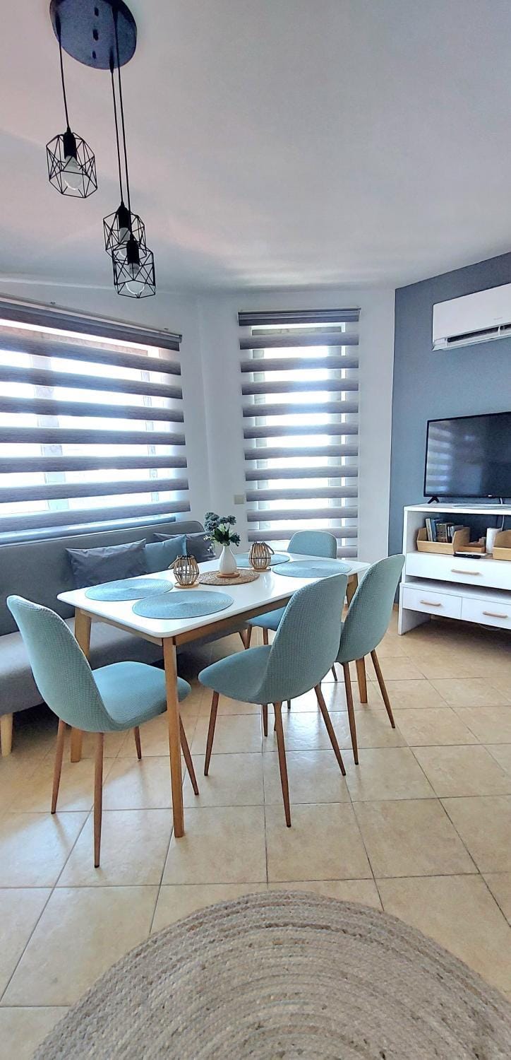 TV and multimedia, Living room, Photo of the whole room, internet, kitchen, air conditioner