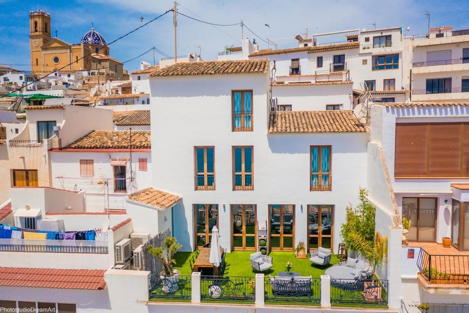 Property building, Balcony/Terrace