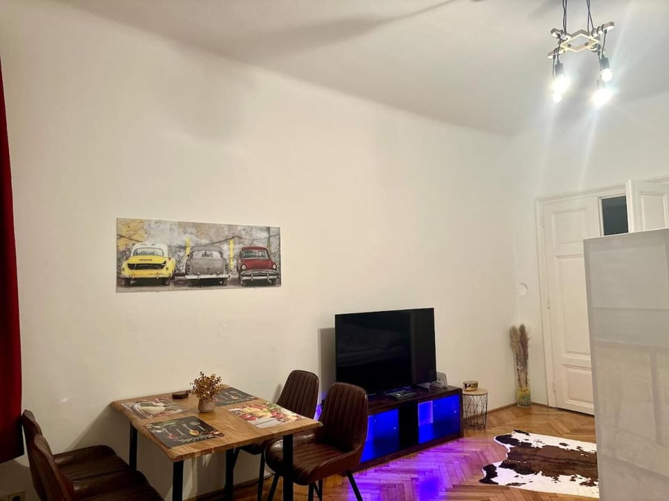 Centrally located apartment near Airport Trains Stations Apartment in Vienna