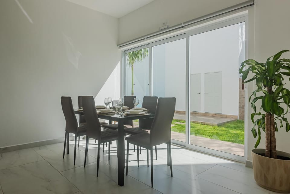 Living room, Dining area, Garden view