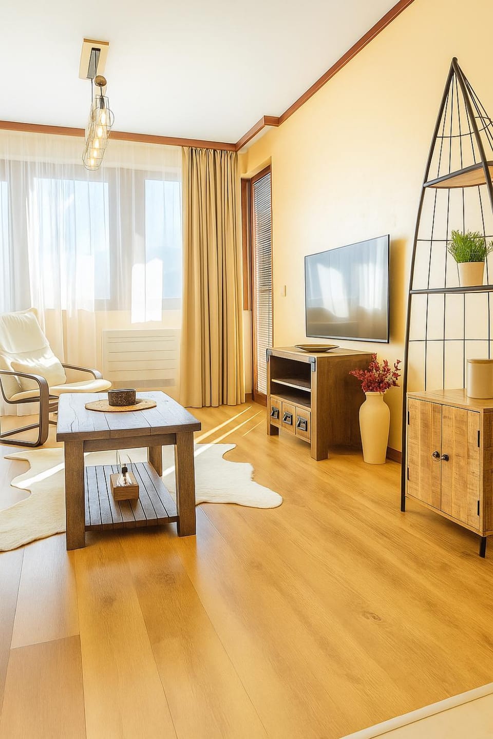 Communal lounge/ TV room, TV and multimedia, Living room, Seating area, Evening entertainment