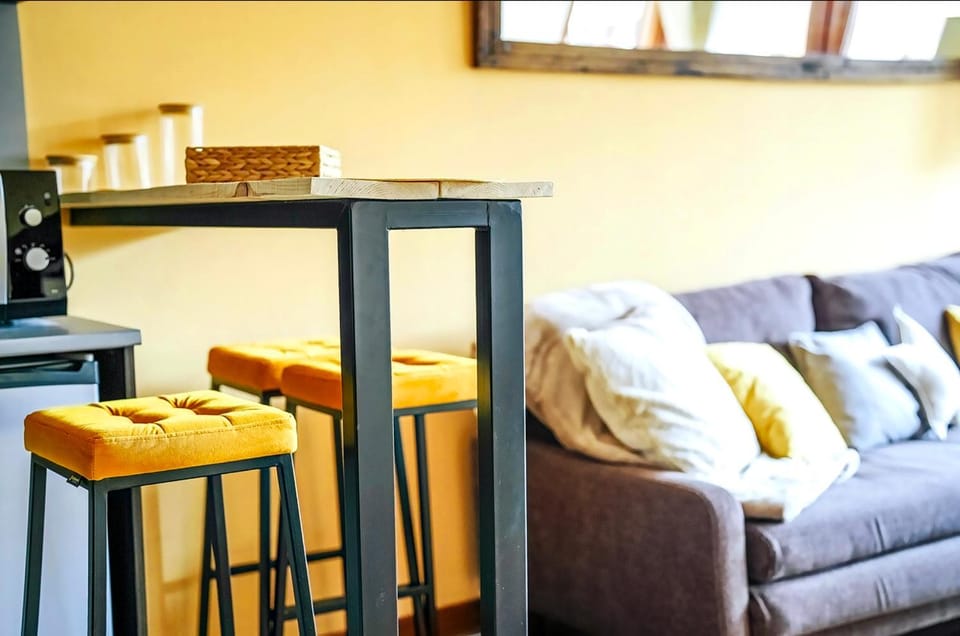 Kitchen or kitchenette, Living room, Seating area