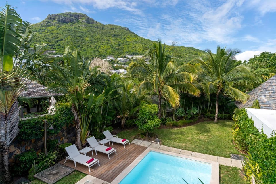 Day, Natural landscape, Garden, Garden view, Mountain view, Pool view, Swimming pool, sunbed