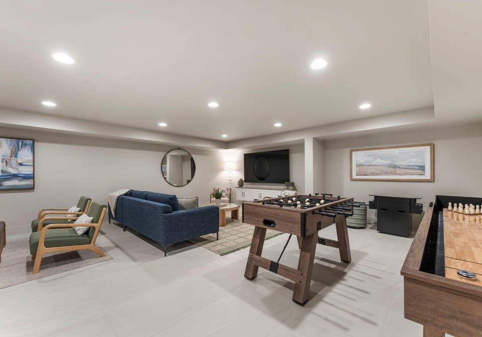 Communal lounge/ TV room, Game Room