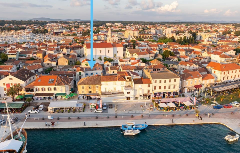 Bird's eye view, Location