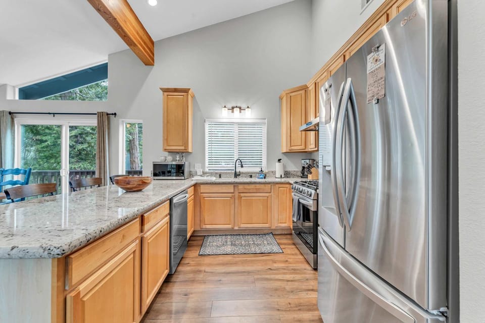 Tahoma Family Getaway with Bocce Ball & BBQ Grill House in Lake Tahoe