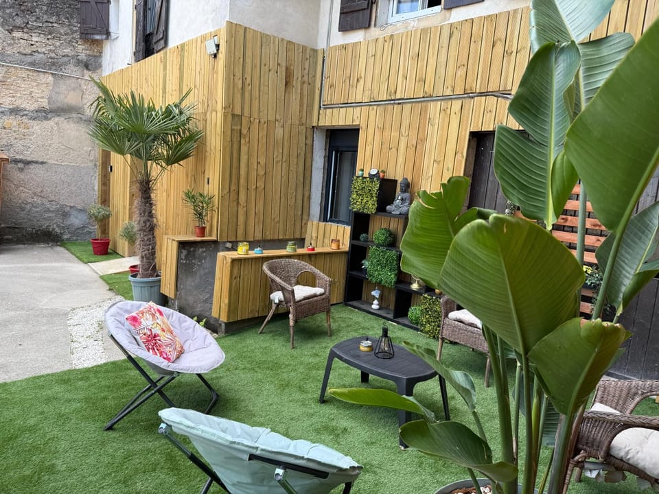 Escale au jardin des rêves terrasse parking privée 8 personnes Apartment in Grand Est