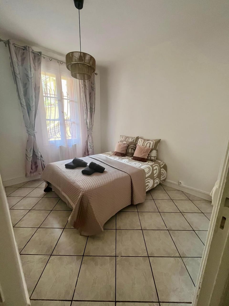 Joli appart à deux pas des plages et de la gare Apartment in Antibes