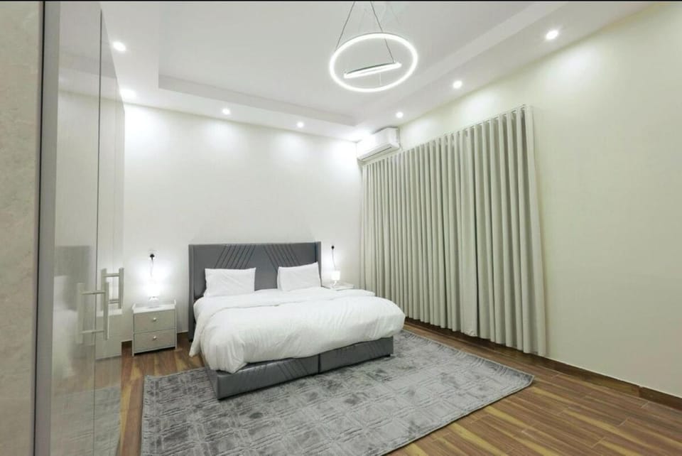 غرفتين وصاله بطابع هادئ وأنيق Apartment in Saudi Arabia