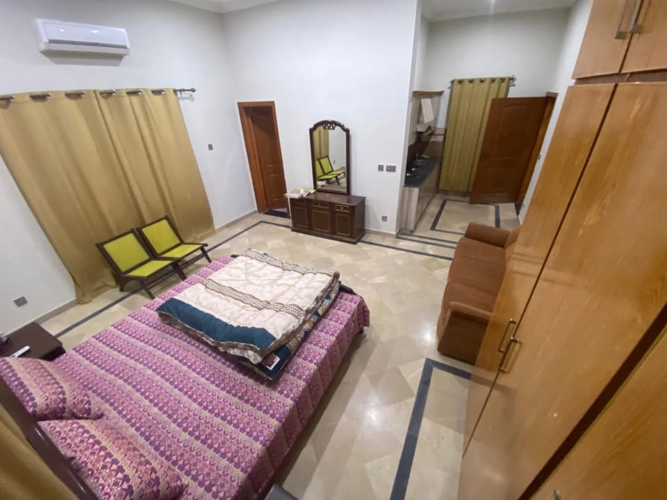 Photo of the whole room