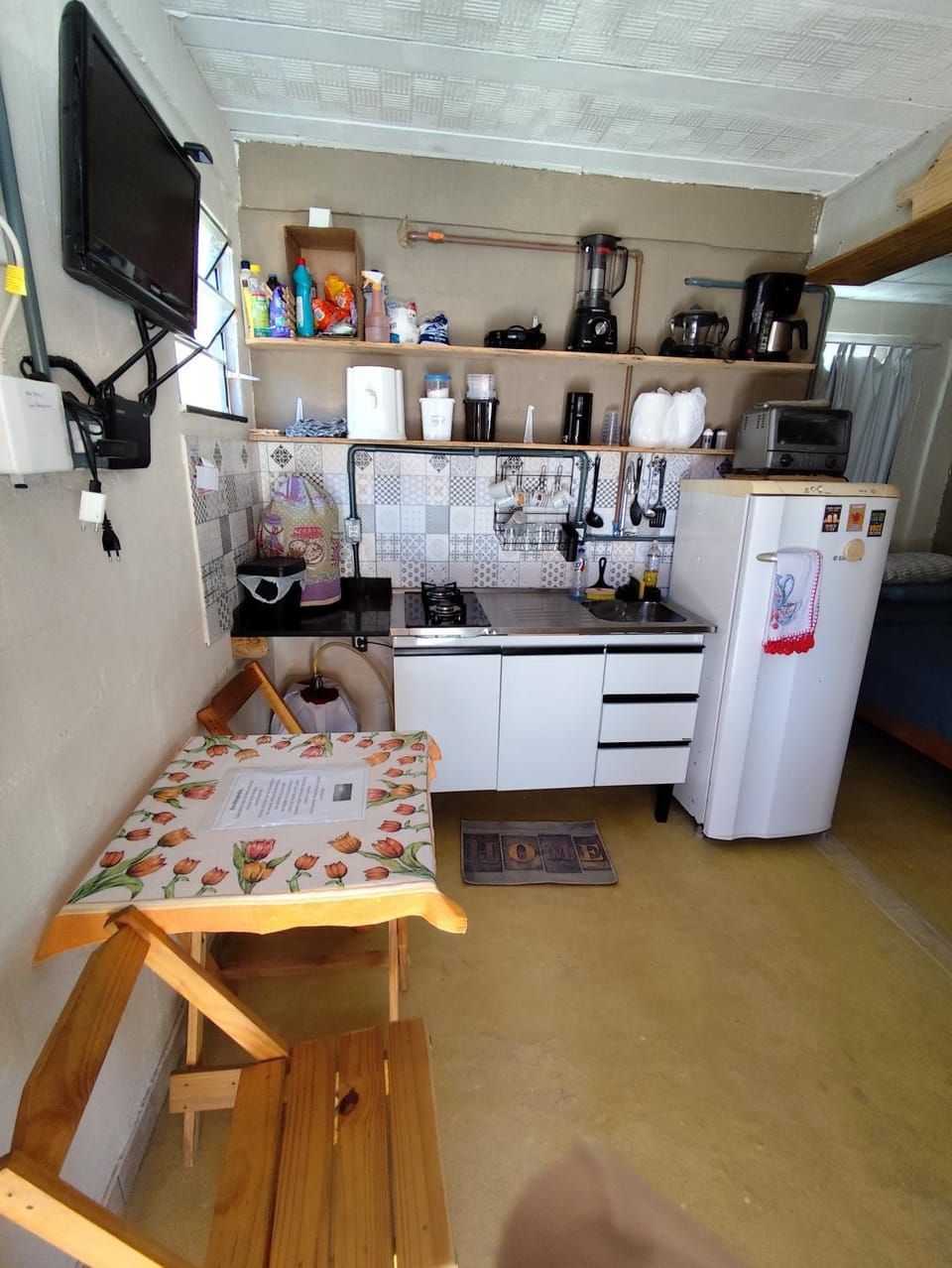 TV and multimedia, Coffee/tea facilities, Kitchen or kitchenette, Dining area, oven, pet friendly, stove