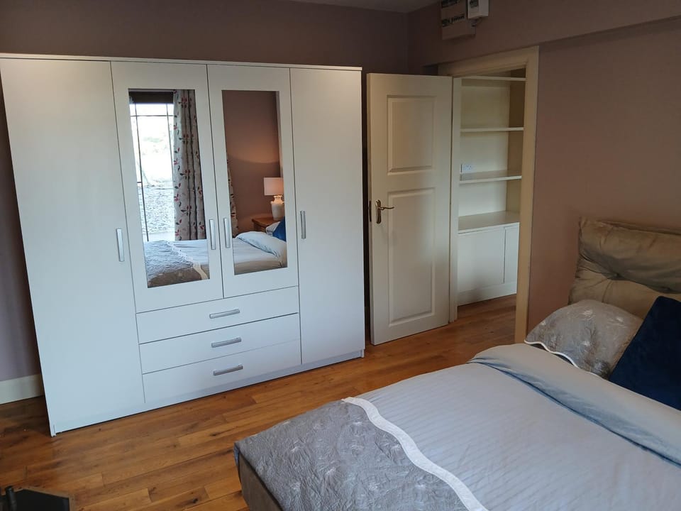 shiv's comfy apartment Apartment in County Mayo