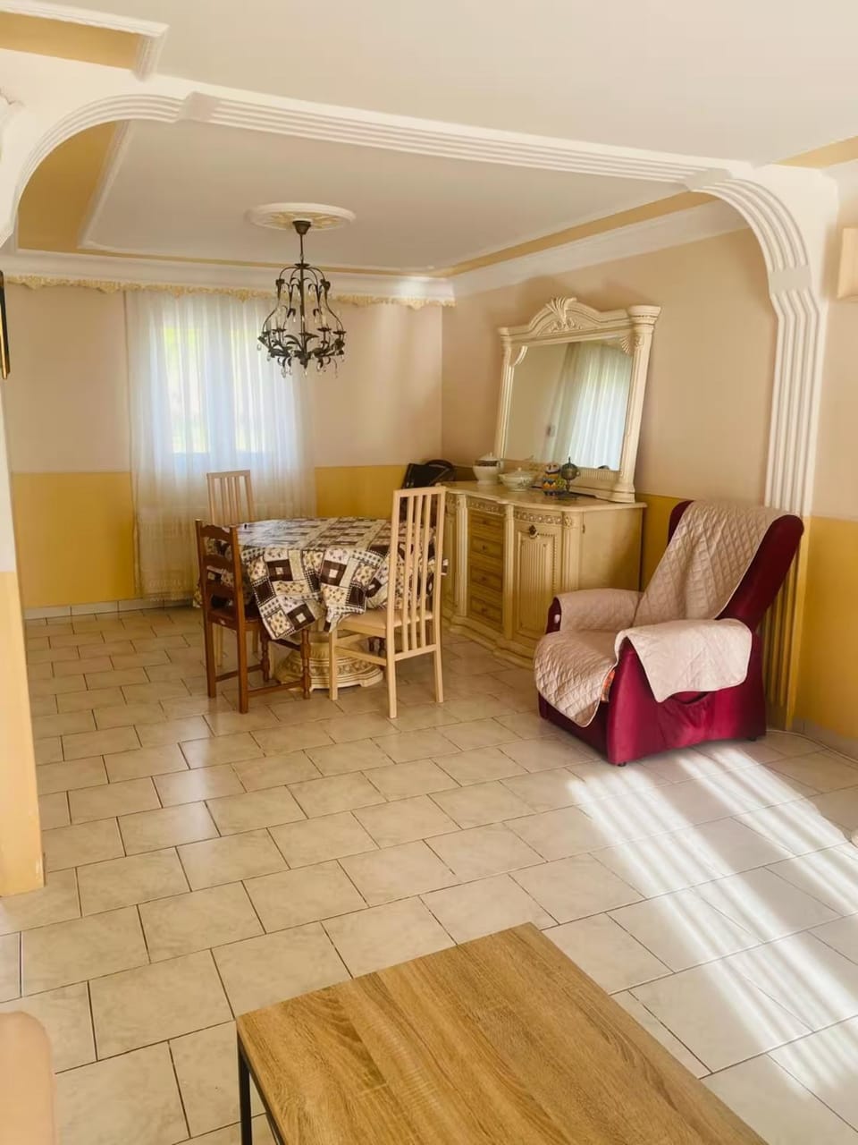 Living room, Dining area