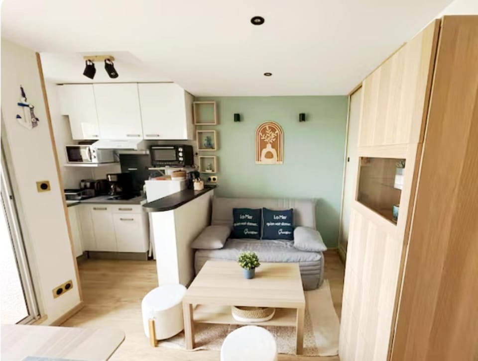 Living room, kitchen