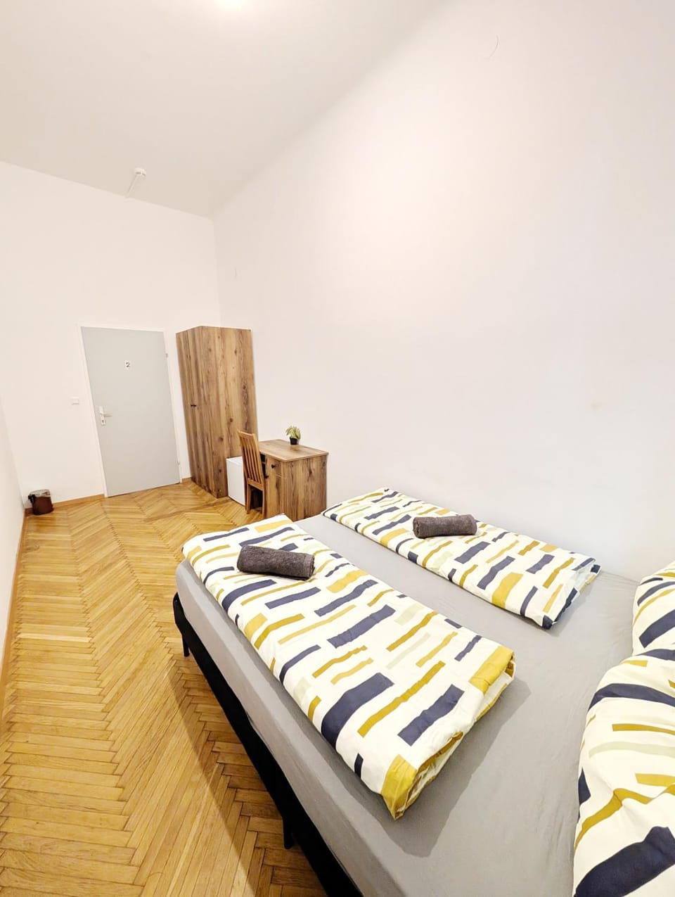 Spacious Rooms - 15 Min from Airport & City Center, 5 Min from Vienna Main-Bus Station EZ7 Vacation rental in Vienna