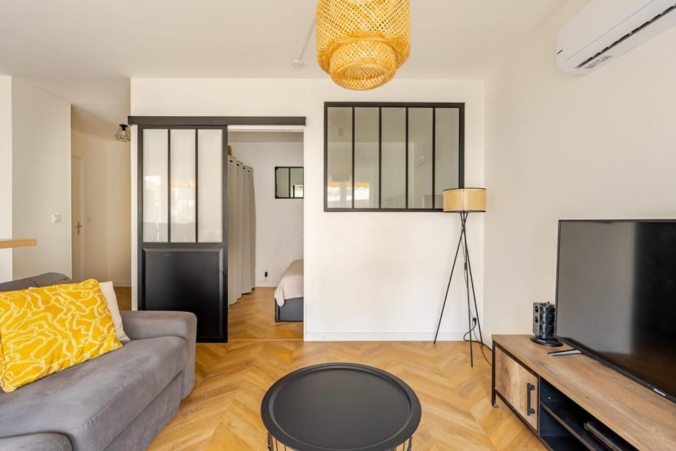 L'Alexandre - Terrace - AC - Cosy - City centre - WIFI Apartment in Mougins
