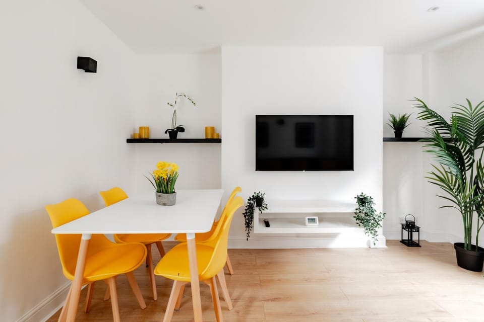 TV and multimedia, Living room, Seating area