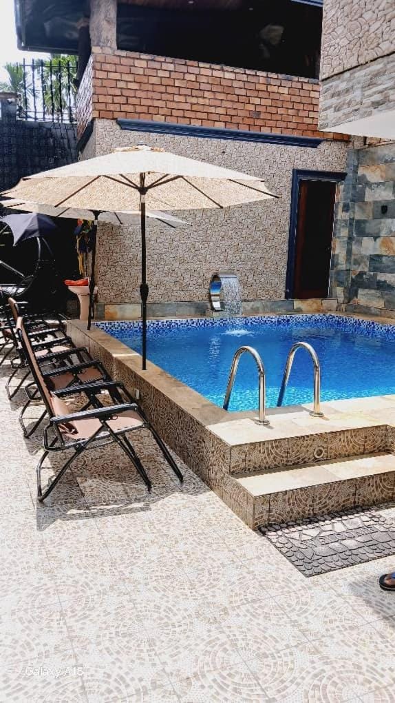 LOGIS D'HERGUINE - SUITE AGNES - 4 personnes - Piscine - Salle de Mariage Apartment in Yaoundé