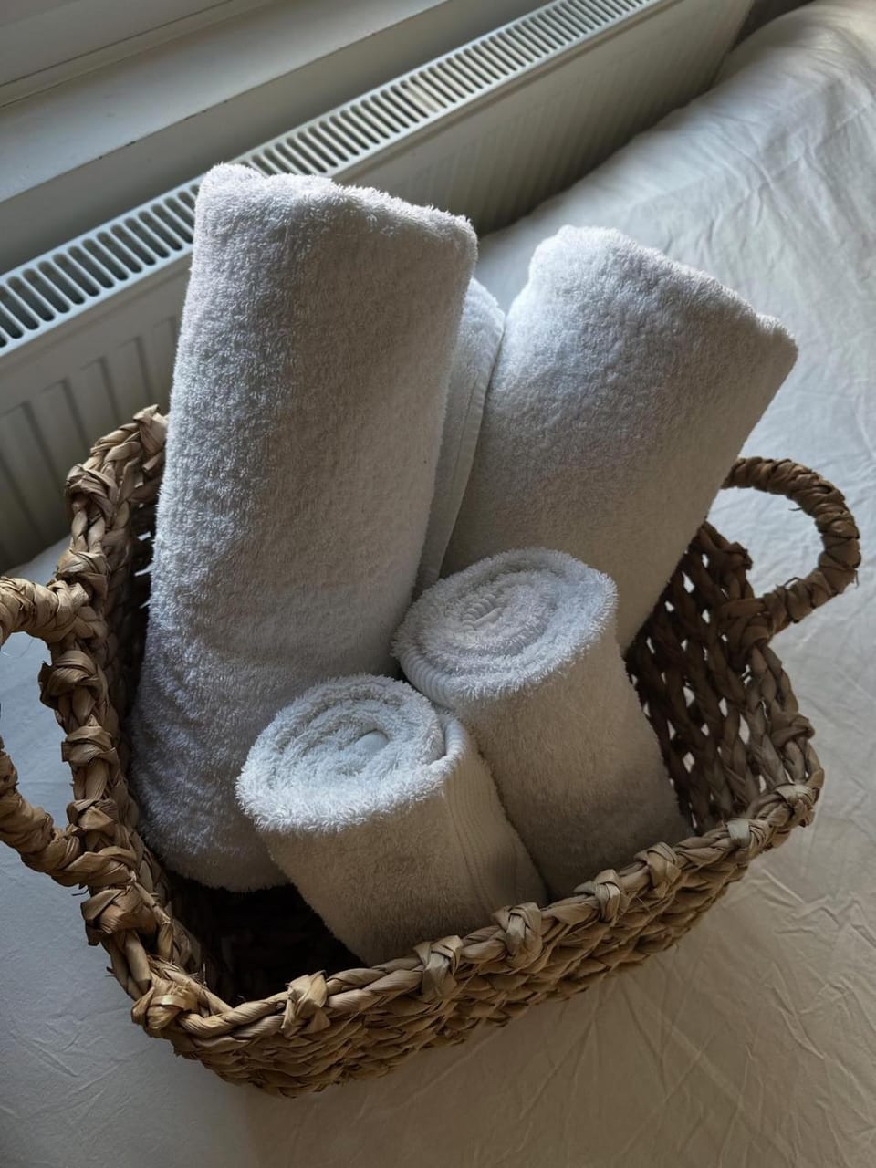 Bed, Bedroom, towels
