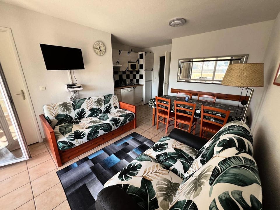 Résidence Le Cordouan - 072 - Appartement 5 personnes dans Résidence avec Piscine MAE-1911 Apartment in Soulac-sur-Mer