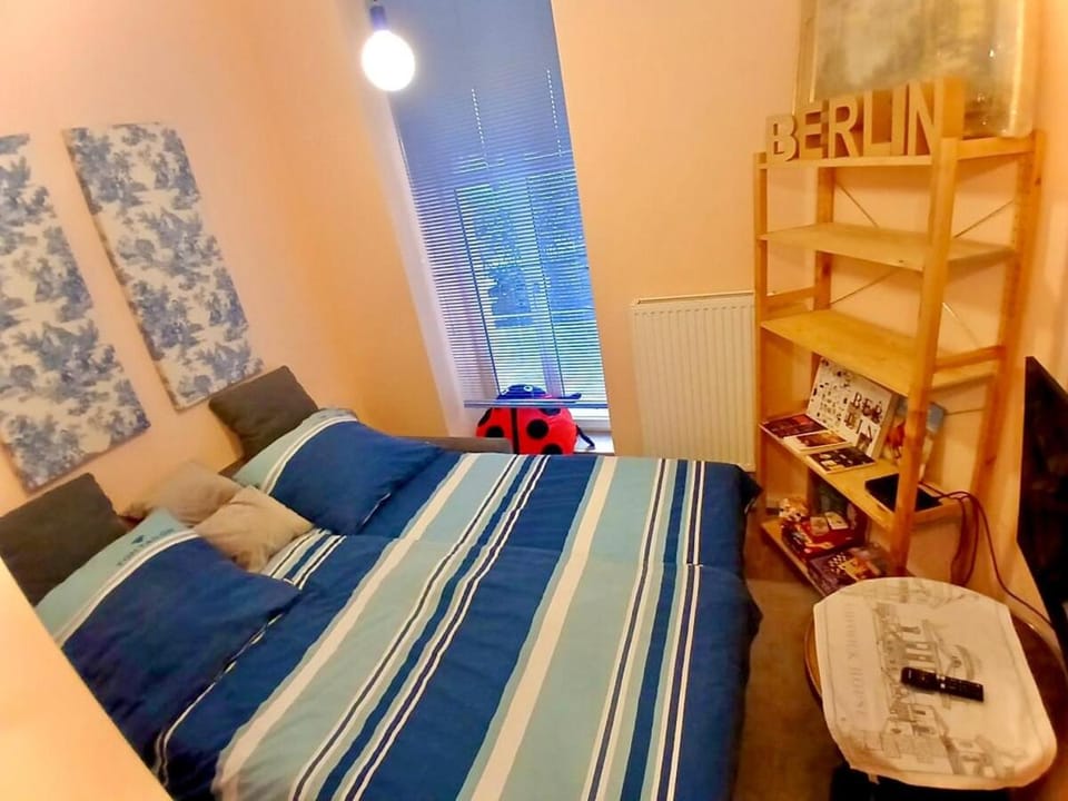 Bed, Evening entertainment, Bedroom, Family, heating, internet