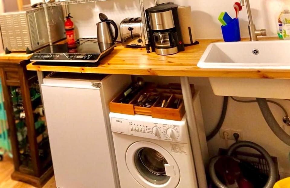 Coffee/tea facilities, Kitchen or kitchenette, Food and drinks, Food, Lunch, minibar, oven, toaster, washing machine, kitchen