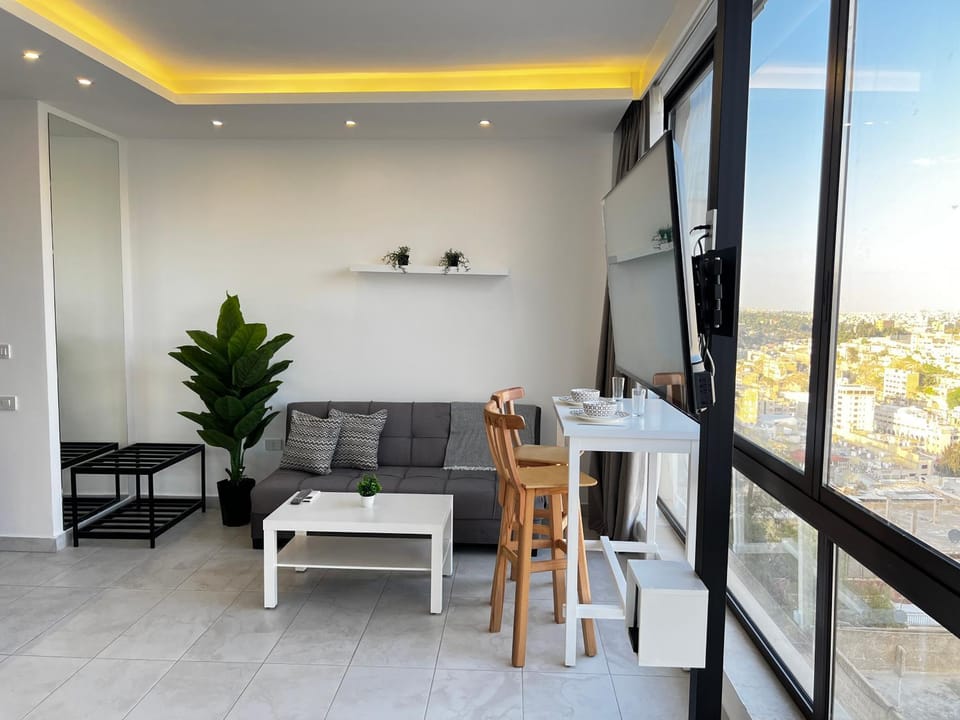 Nearby landmark, Natural landscape, TV and multimedia, View (from property/room), View (from property/room), Living room, Seating area, Dining area, City view, City view, Landmark view, Landmark view, soundproof