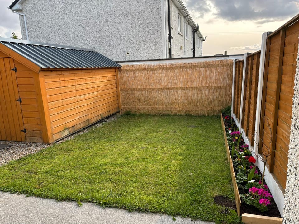 Cosy Getaway in Gurteen Village House in County Sligo