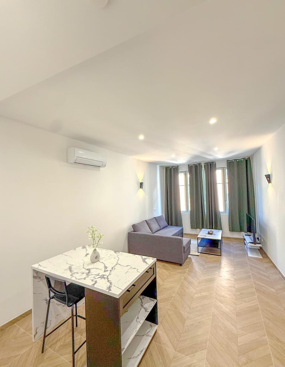 T1 luxe Hyper centre 100 m du port Clim wifi fibre Apartment in Toulon