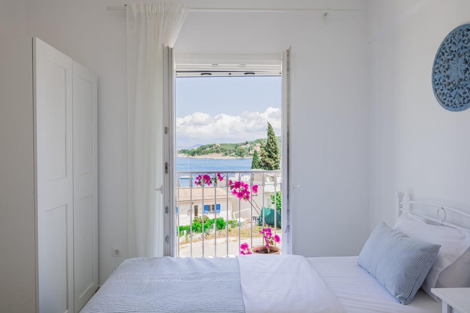 Bed, View (from property/room), Bedroom, Sea view
