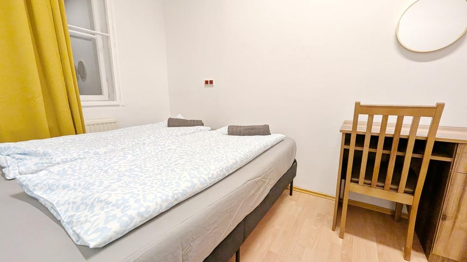 Spacious Rooms - 15 Min from Airport & City Center, 5 Min from Vienna Main-Bus Station EZ8 Vacation rental in Vienna
